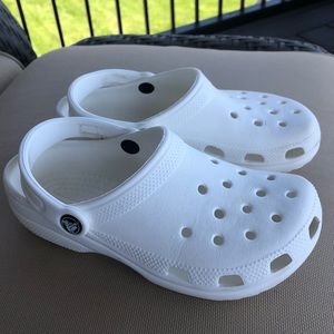 Women’s White CROCS With Free Charms/Jibbitz